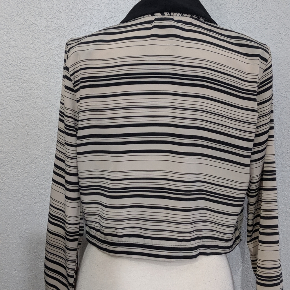 Lightweight Jacket - Picture 4 of 4